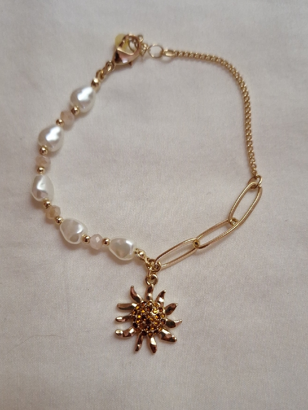 Avon Bloom & Glow Pearly Bracelet